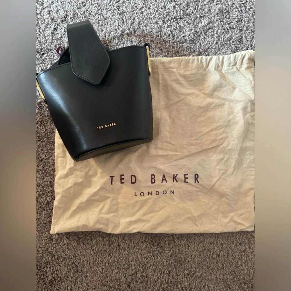 Ted Baker Bucket Bag - Picture 5 of 11